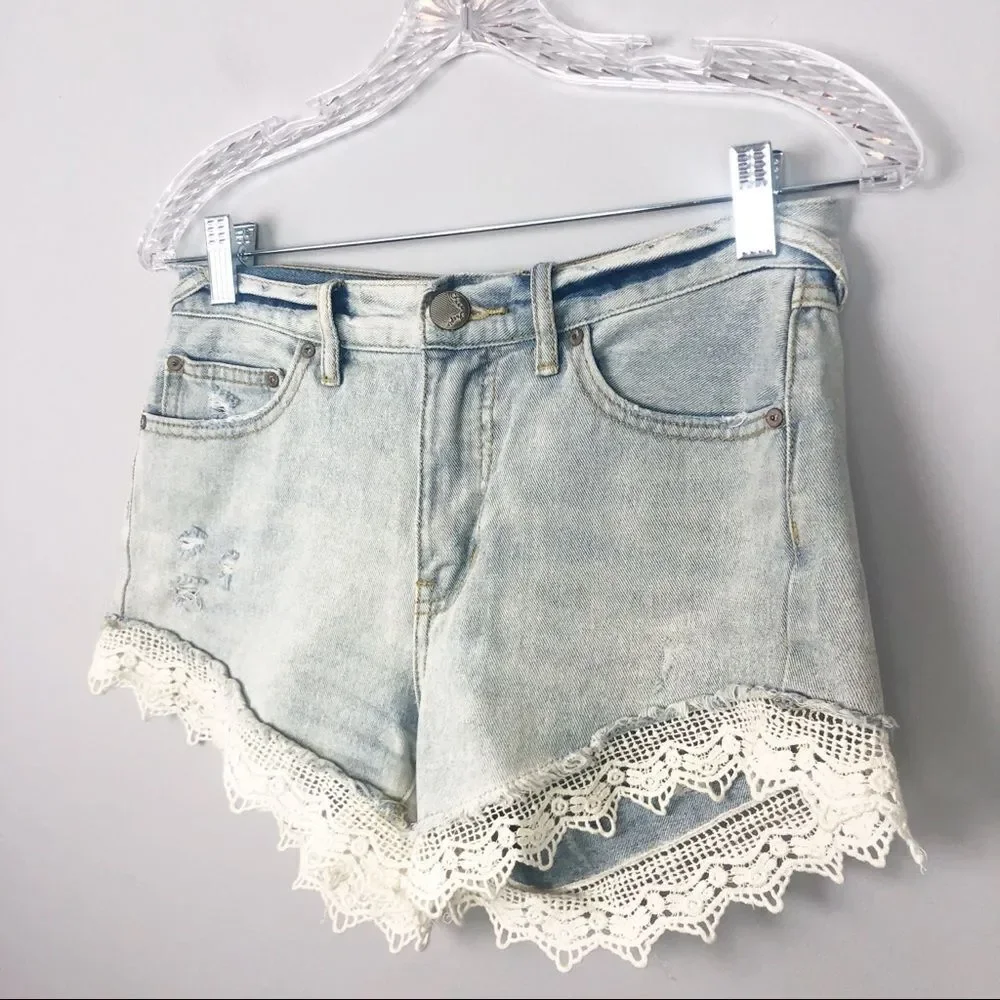 FREE PEOPLE | Distressed Denim Jean Shorts White Lace Hem Women’s Waist Size 24
